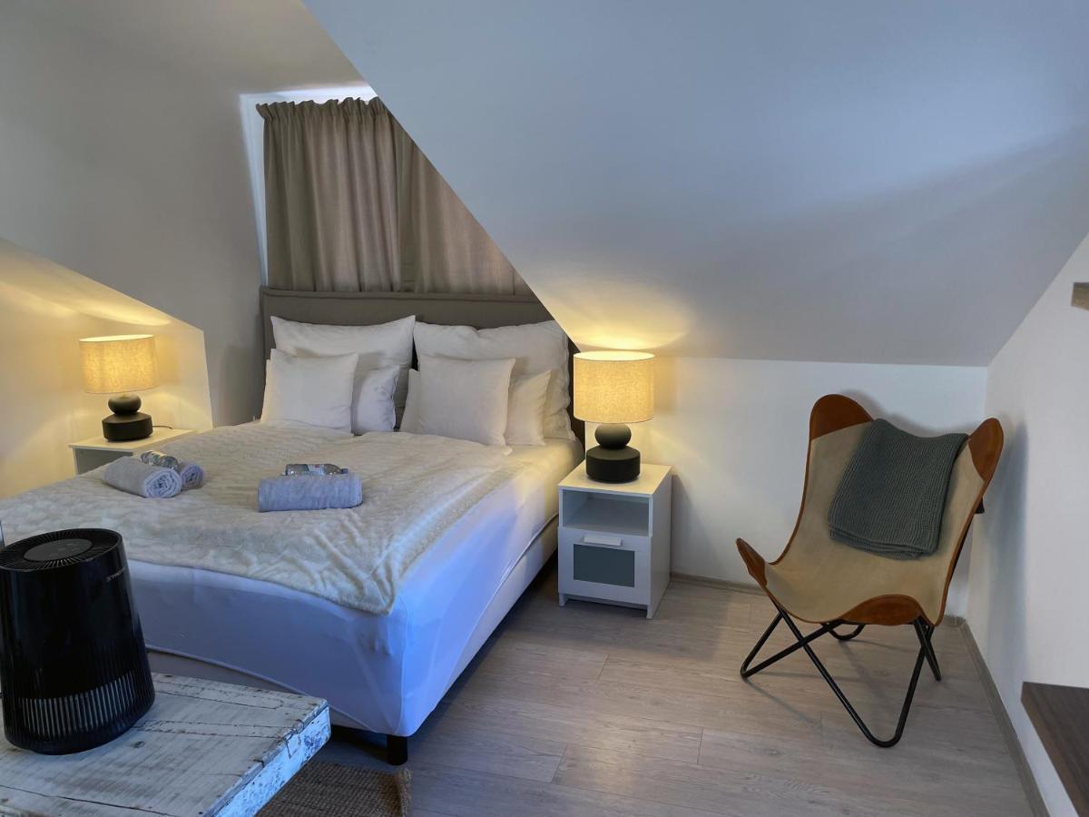 Fredys Apartments Stari Grad  Buitenkant foto