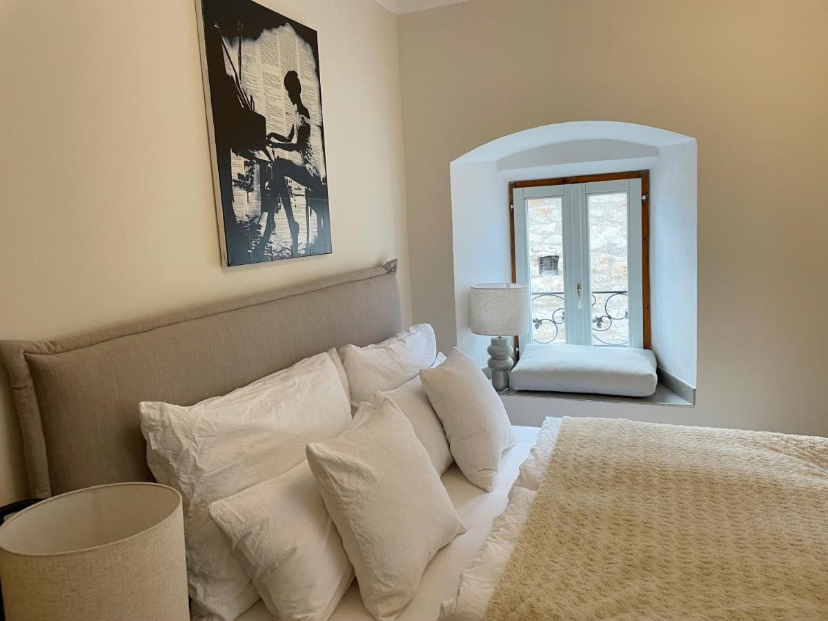 Fredys Apartments Stari Grad  Buitenkant foto