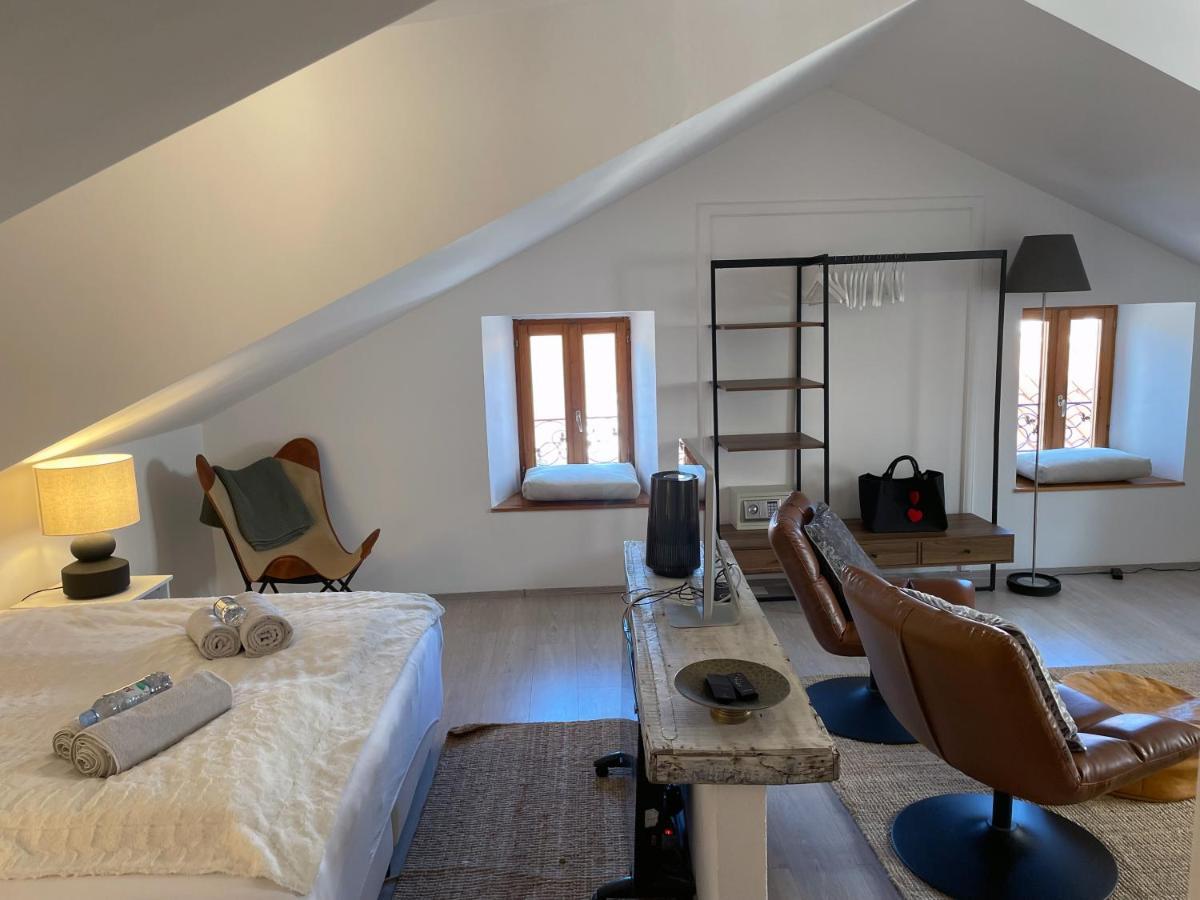 Fredys Apartments Stari Grad  Buitenkant foto