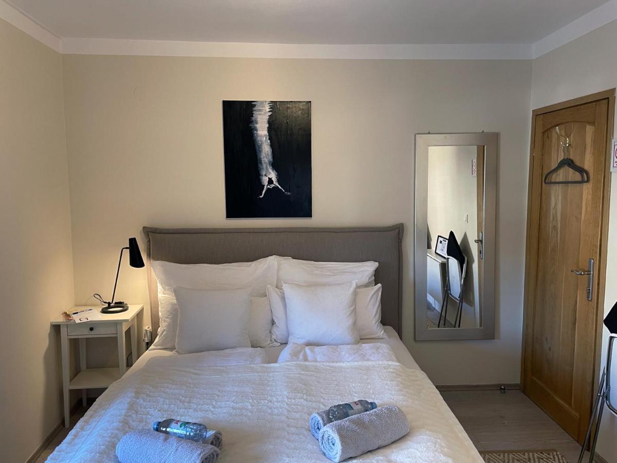 Fredys Apartments Stari Grad  Buitenkant foto