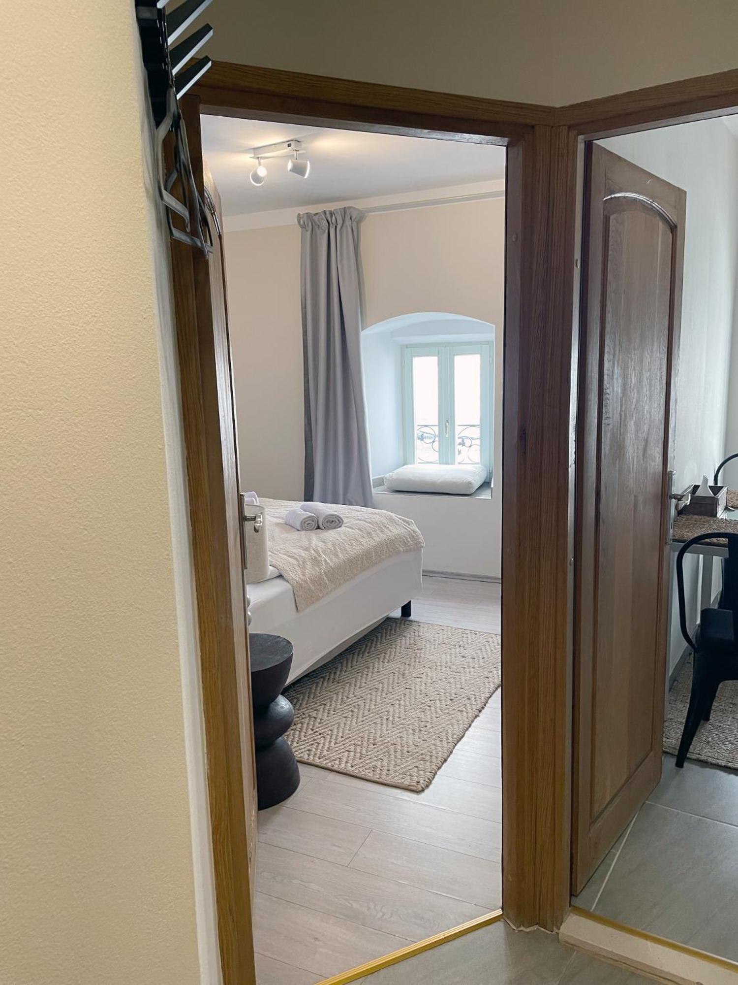 Fredys Apartments Stari Grad  Buitenkant foto
