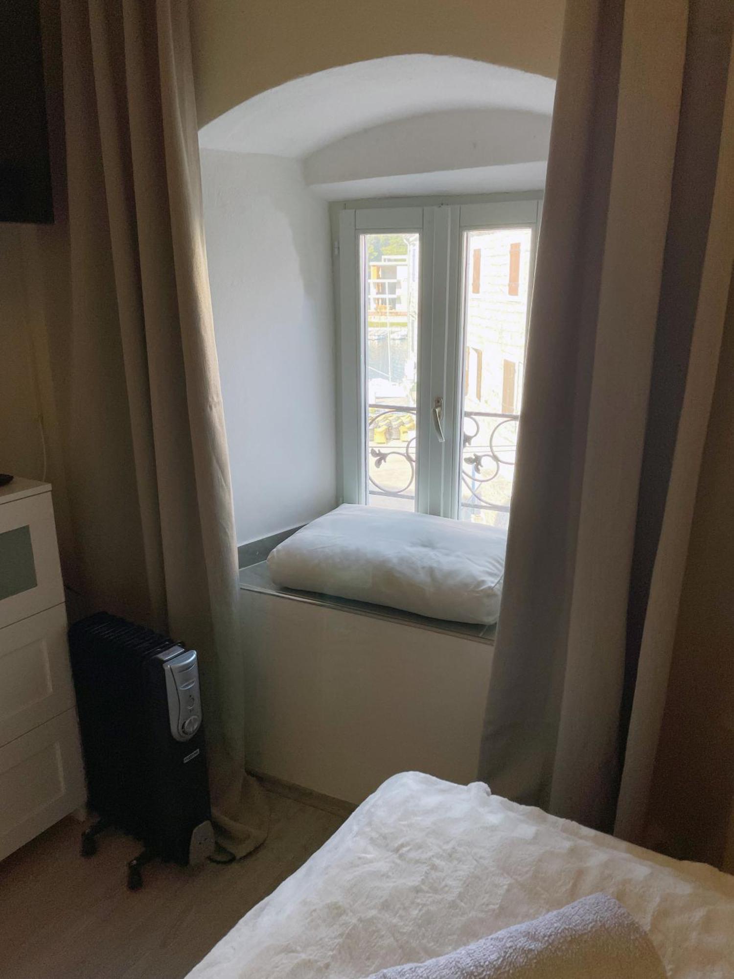 Fredys Apartments Stari Grad  Buitenkant foto