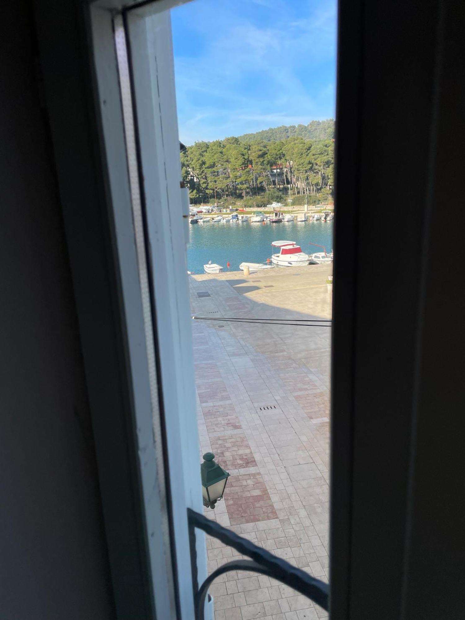 Fredys Apartments Stari Grad  Buitenkant foto