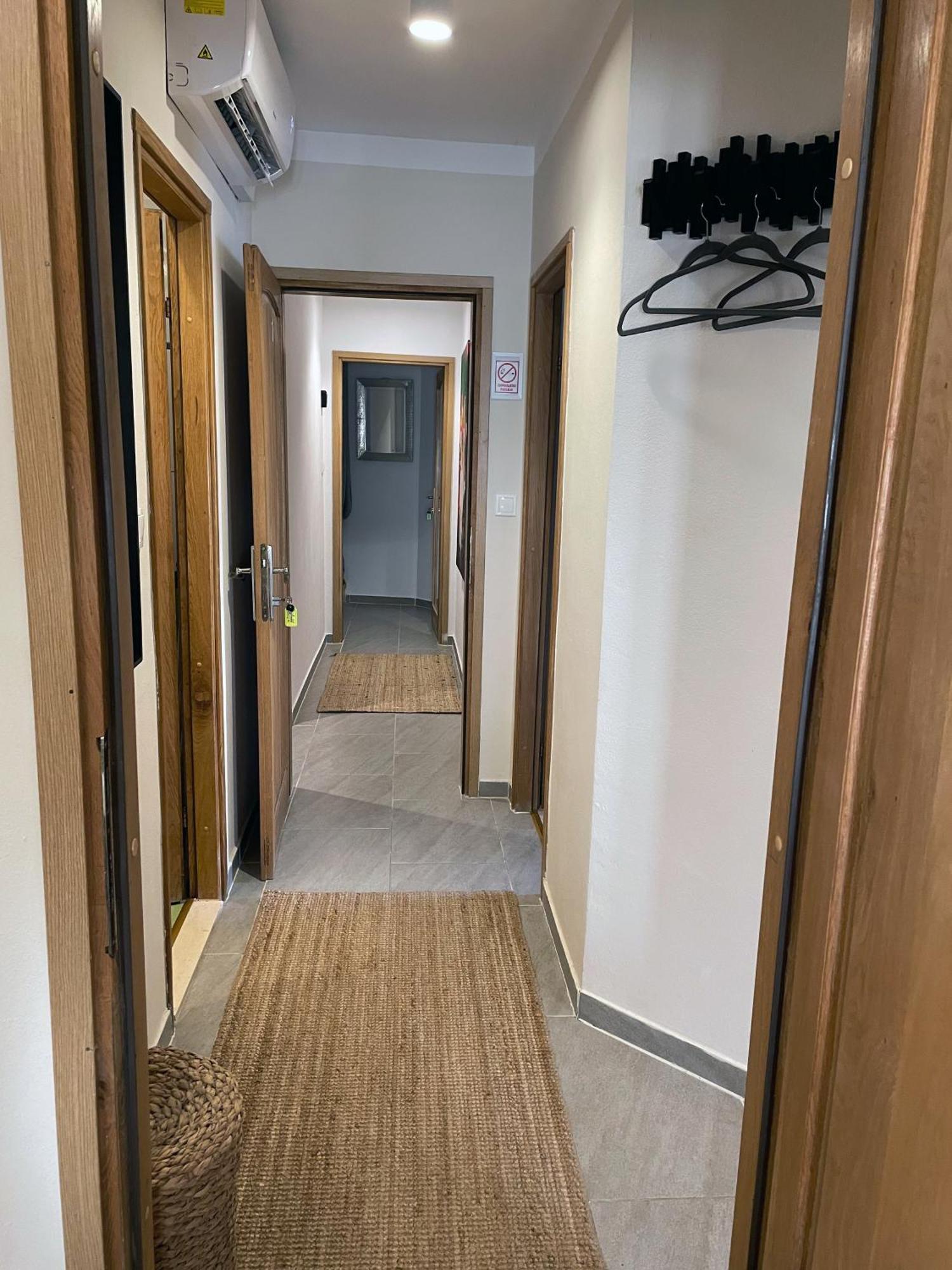 Fredys Apartments Stari Grad  Buitenkant foto