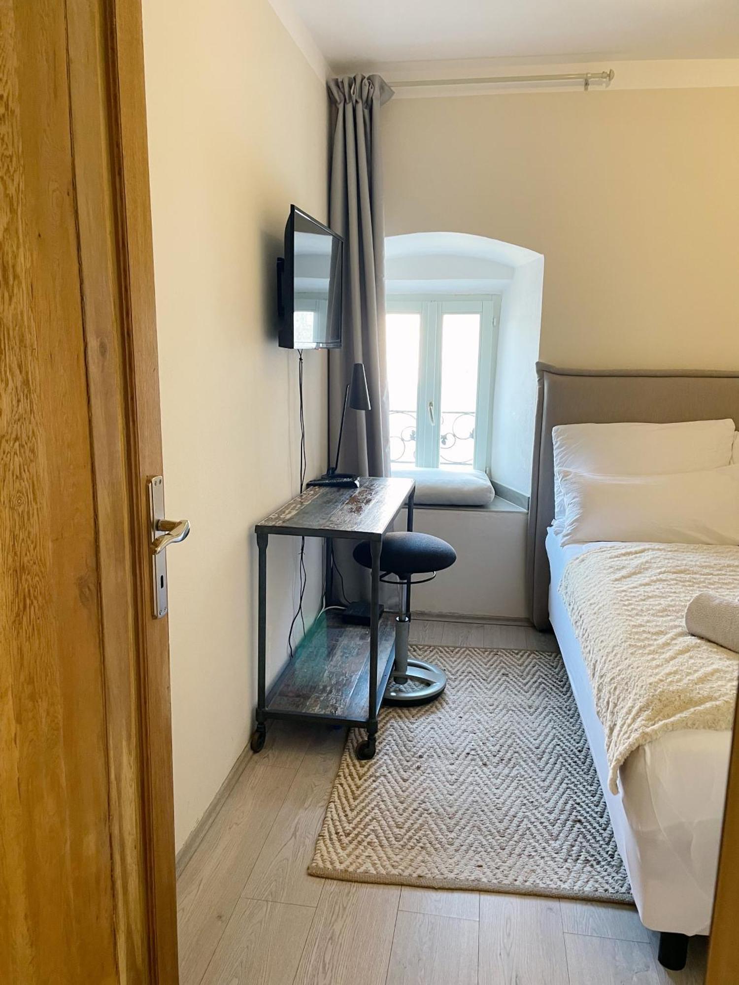 Fredys Apartments Stari Grad  Buitenkant foto